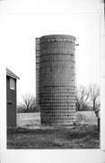 6372 STATE HIGHWAY 39, a Astylistic Utilitarian Building silo, built in Waldwick, Wisconsin in 1940.