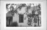 520 WASHINGTON ST, a Gabled Ell house, built in Linden, Wisconsin in 1919.