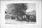 905 STATE ST, a Gabled Ell house, built in Mineral Point, Wisconsin in 1845.