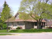 10600 W LINCOLN AVE, a Bungalow house, built in West Allis, Wisconsin in 1915.