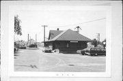 211 GARDNER AVE, a Craftsman depot, built in Jefferson, Wisconsin in 1914.