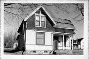 138 N MAIN ST, a Gabled Ell house, built in Jefferson, Wisconsin in 1890.