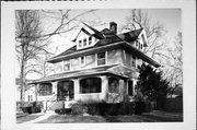 809 S 7th St, a American Foursquare house, built in Watertown, Wisconsin in 1914.