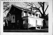 811 S 7th St, a Craftsman house, built in Watertown, Wisconsin in 1906.