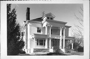 802 S 8TH ST, a Neoclassical/Beaux Arts house, built in Watertown, Wisconsin in 1907.