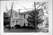 601 Clyman St., a Gabled Ell house, built in Watertown, Wisconsin in 1876.