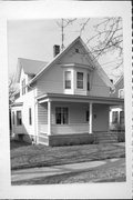 808 HARVEY AVE, a Front Gabled house, built in Watertown, Wisconsin in 1915.