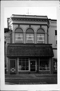 315 E MAIN ST, a Italianate retail building, built in Watertown, Wisconsin in 1865.
