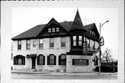 823 E MAIN ST, a Queen Anne tavern/bar, built in Watertown, Wisconsin in 1900.