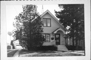 803 RICHARDS AVE, a Bungalow house, built in Watertown, Wisconsin in 1927.