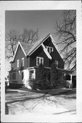 810 RICHARDS AVE, a Cross Gabled house, built in Watertown, Wisconsin in 1919.