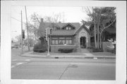 7422 SHERIDAN RD, a Bungalow house, built in Kenosha, Wisconsin in 1917.