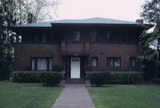 1408 KING ST, a Prairie School house, built in La Crosse, Wisconsin in 1912.