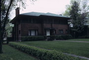 1408 KING ST, a Prairie School house, built in La Crosse, Wisconsin in 1912.