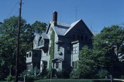 950 CASS ST, a Queen Anne house, built in La Crosse, Wisconsin in 1884.