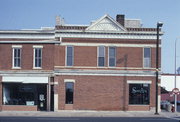 201 PEARL ST, a Italianate small retail building, built in La Crosse, Wisconsin in 1886.