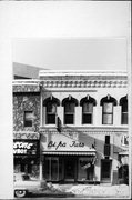 113 N 3RD ST, a Commercial Vernacular small retail building, built in La Crosse, Wisconsin in .