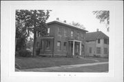 1018 S 6TH ST, a Italianate house, built in La Crosse, Wisconsin in 1884.