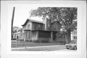236 S 9TH ST, a Gabled Ell house, built in La Crosse, Wisconsin in 1871.