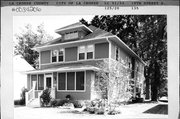 135 S 19TH ST, a American Foursquare house, built in La Crosse, Wisconsin in 1915.
