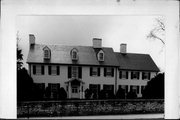 1304 CASS ST, a Colonial Revival/Georgian Revival house, built in La Crosse, Wisconsin in 1918.