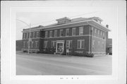 20 COPELAND AVE, a Neoclassical/Beaux Arts small office building, built in La Crosse, Wisconsin in 1915.