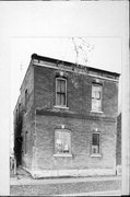 919 GREEN BAY ST, a Commercial Vernacular small retail building, built in La Crosse, Wisconsin in .