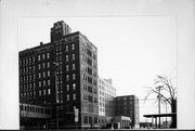700 S WEST AVE, a Contemporary hospital/medical clinic, built in La Crosse, Wisconsin in 1931.