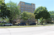 3035 W WISCONSIN AVE, a Neoclassical/Beaux Arts apartment/condominium, built in Milwaukee, Wisconsin in 1925.