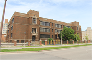 2708 W WISCONSIN AVE, a English Revival Styles school – elem/middle/jr high/high, built in Milwaukee, Wisconsin in 1921.
