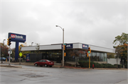 2537 W WISCONSIN AVE, a Late-Modern bank/financial institution, built in Milwaukee, Wisconsin in 1967.