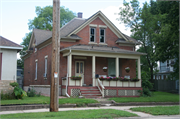 1625 MARKET ST, a One Story Cube house, built in La Crosse, Wisconsin in .