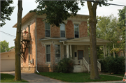 809 CEAPE AVE, a Italianate house, built in Oshkosh, Wisconsin in 1869.