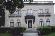 2925 E KENWOOD BLVD, a Neoclassical/Beaux Arts house, built in Milwaukee, Wisconsin in 1917.