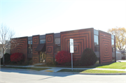 11063 W BLUEMOUND RD / US HIGHWAY 18, a Contemporary small office building, built in Wauwatosa, Wisconsin in 1972.