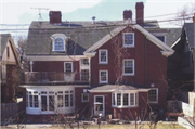 2128 N LAKE DR, a Colonial Revival/Georgian Revival house, built in Milwaukee, Wisconsin in 1906.