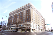 119-123 W WASHINGTON AVE, a English Revival Styles lodging-hotel, built in Madison, Wisconsin in 1924.