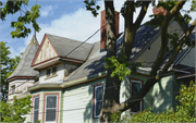 924 CASS ST, a Queen Anne house, built in La Crosse, Wisconsin in 1890.
