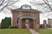 305 W MAIN ST 305 W MAIN ST, a American Foursquare religious residence, built in Dickeyville, Wisconsin in 1930.
