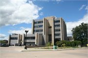 400 LACROSSE ST, a Contemporary city/town/village hall/auditorium, built in La Crosse, Wisconsin in 1970.