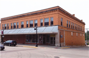 73-85 E MAIN ST, a Italianate retail building, built in Platteville, Wisconsin in 1898.