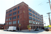 1635 W ST PAUL AVE, a Commercial Vernacular industrial bldg/manufacturing facility, built in Milwaukee, Wisconsin in 1924.