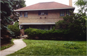 2048 N HI-MOUNT BLVD, a Prairie School house, built in Milwaukee, Wisconsin in 1922.