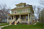 348 BROAD ST, a American Foursquare house, built in Menasha, Wisconsin in 1906.