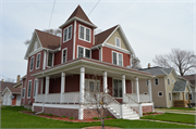 400 BROAD ST, a Queen Anne house, built in Menasha, Wisconsin in 1891.