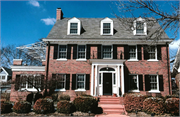 1840 YAHARA PL, a Colonial Revival/Georgian Revival house, built in Madison, Wisconsin in 1922.