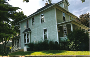 230 BAYLEY AVE, a American Foursquare house, built in Platteville, Wisconsin in 1908.
