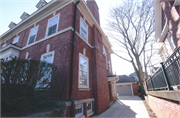 3043 N SUMMIT AVE, a Colonial Revival/Georgian Revival house, built in Milwaukee, Wisconsin in 1911.