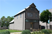 515 W HISTORIC MITCHELL ST, a Queen Anne small retail building, built in Milwaukee, Wisconsin in 1884.