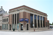 939 W HISTORIC MITCHELL ST, a Neoclassical/Beaux Arts bank/financial institution, built in Milwaukee, Wisconsin in 1920.